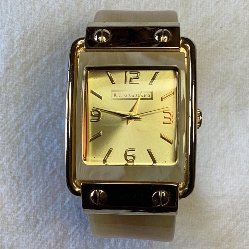 4 Watches & a Bracelet - Picture 9 of 16